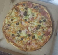 Brett's Pizza Inn  Coffee Lounge - Accommodation Melbourne