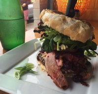 Tree House Coffee Lounge - Accommodation Melbourne