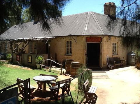 Overland Corner Hotel - Accommodation Melbourne 0