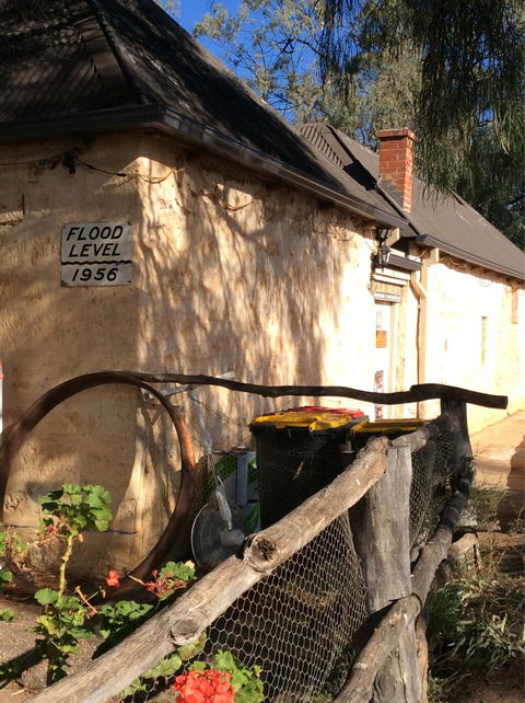 Overland Corner Hotel - Accommodation Melbourne 2