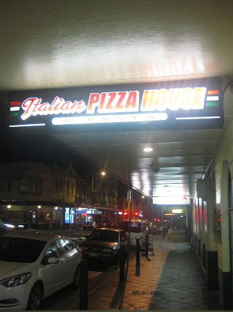 Italian Pizza House - Accommodation Melbourne 0
