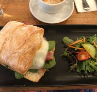 Cherry  Twigs - Accommodation Melbourne