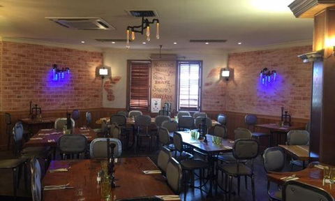 Nicholsons Bar And Grill - Accommodation Melbourne 3