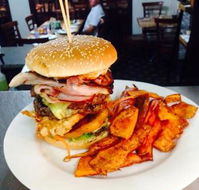 Gin Gin Hotel - Accommodation Melbourne