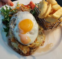 The Home Hotel Bistro - Accommodation Melbourne