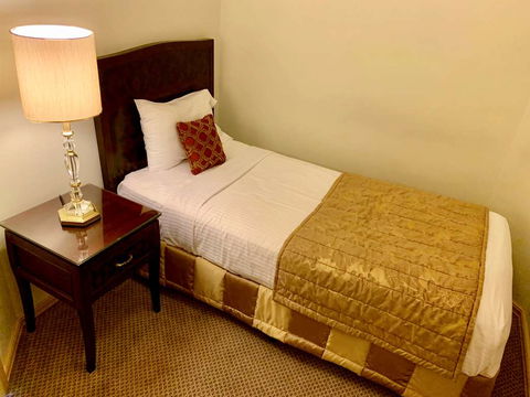Royal Albert Hotel - Accommodation Melbourne 2