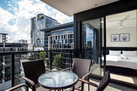 Arise Atlas - Accommodation Melbourne 1