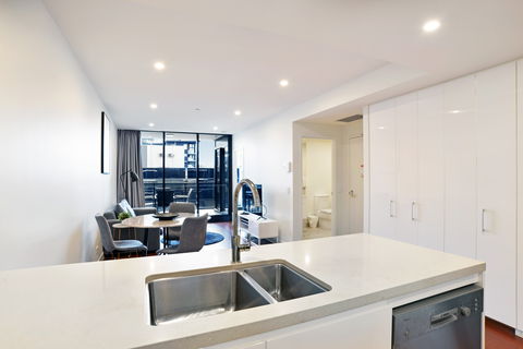 Arise Atlas - Accommodation Melbourne 12