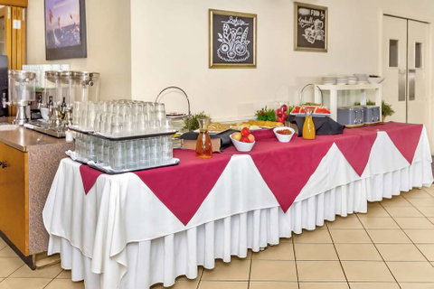 Comfort Inn & Suites Goodearth - Accommodation Melbourne 9