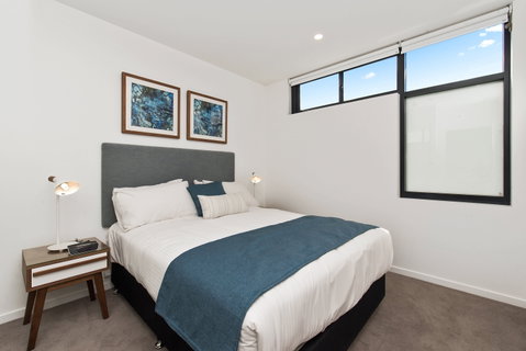 Arise Ivy and Eve - Accommodation Melbourne 12