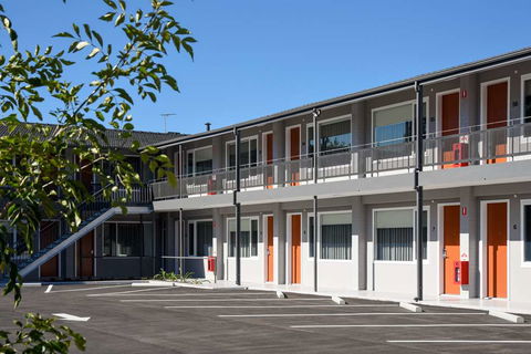 HotelMOTEL - Accommodation Melbourne 0