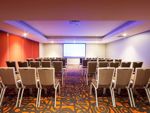 Novotel Canberra - Accommodation Melbourne 7