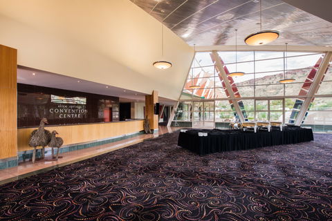 Crowne Plaza Alice Springs Lasseters - Accommodation Melbourne 1