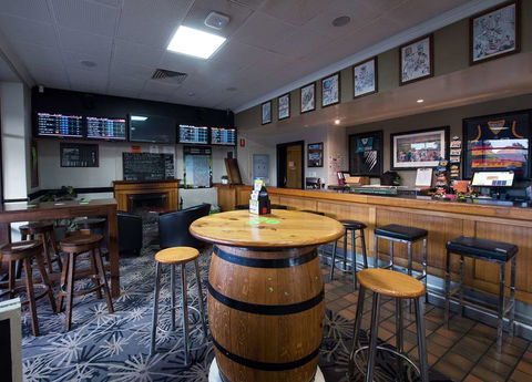 Nightcap Rose & Crown Hotel - Accommodation Melbourne 2
