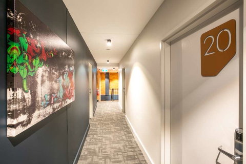 Chardons Corner Hotel - Accommodation Melbourne 0
