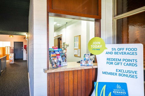 Chardons Corner Hotel - Accommodation Melbourne 1