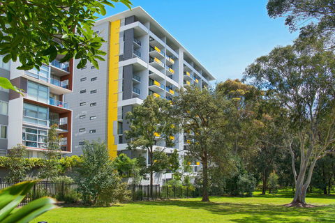 Astra Apartments MacQuarie Park - Accommodation Melbourne 0