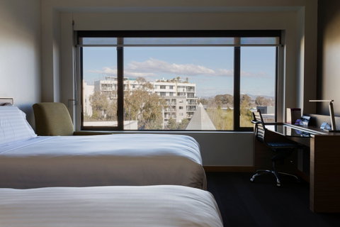 Crowne Plaza Canberra - Accommodation Melbourne 4
