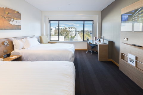 Crowne Plaza Canberra - Accommodation Melbourne 6