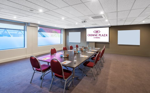 Crowne Plaza Canberra - Accommodation Melbourne 8
