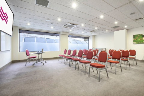 Crowne Plaza Canberra - Accommodation Melbourne 9