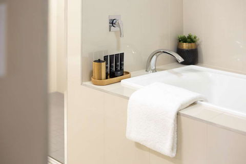 H on Smith Hotel - Accommodation Melbourne 3