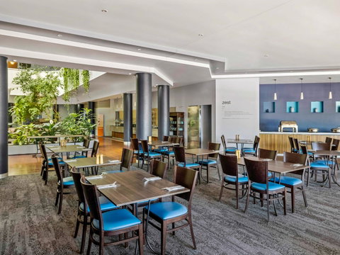 Novotel Darwin Atrium - Accommodation Melbourne 11