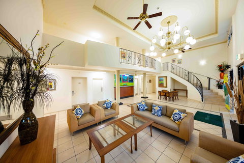 Cairns Queenscourt - Accommodation Melbourne 1