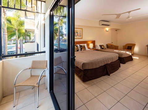 Cairns Queenscourt - Accommodation Melbourne 2