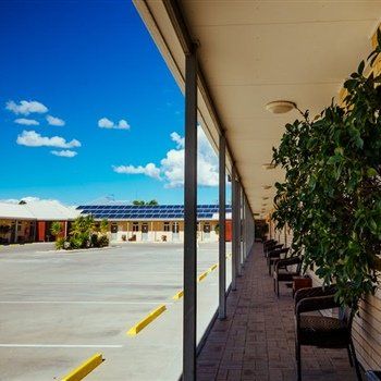 MAS Country Club Motor Inn - Accommodation Melbourne 2
