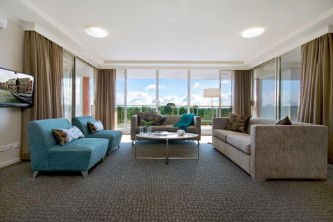 Pacific Suites Canberra - Accommodation Melbourne 1