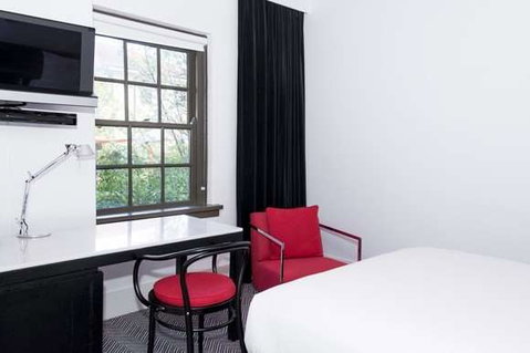 Peppers Gallery Hotel, Canberra - Accommodation Melbourne 3