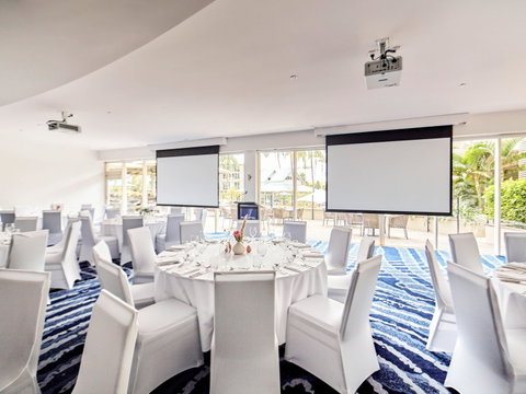 Novotel Cairns Oasis Resort - Accommodation Melbourne 9