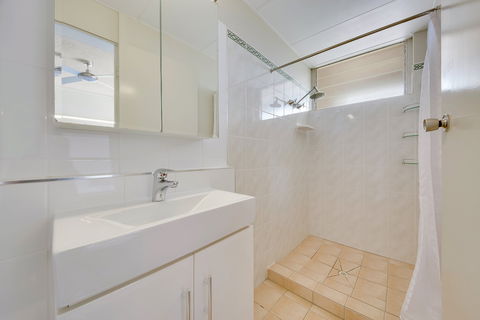 Camelot Motel - Accommodation Melbourne 1