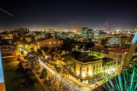 Adge Apartment Hotel - Melbourne 4u 1