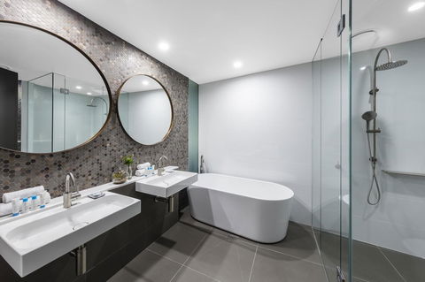 Vibe Hotel Canberra - Melbourne 4u 5