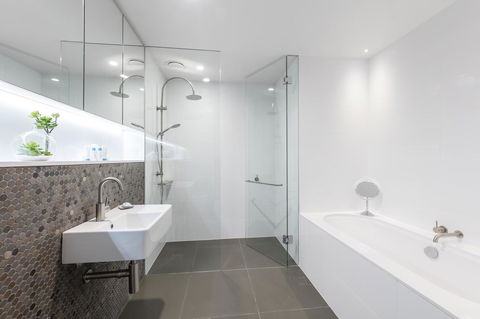 Vibe Hotel Canberra - Melbourne 4u 9