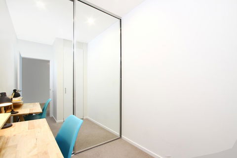IQ Smart Apartments 704 Braddon ACT - Accommodation Melbourne 1