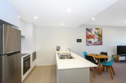 IQ Smart Apartments 704 Braddon ACT - Accommodation Melbourne 4