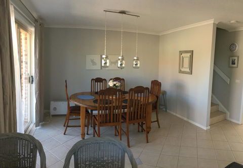 Finches Canberra - Accommodation Melbourne 19