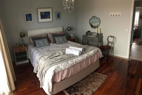 Finches Canberra - Accommodation Melbourne 12