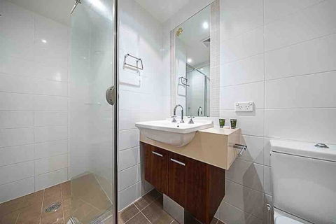 Spacious 1BR Stylish New Acton Apartment +Parking - Melbourne 4u 17