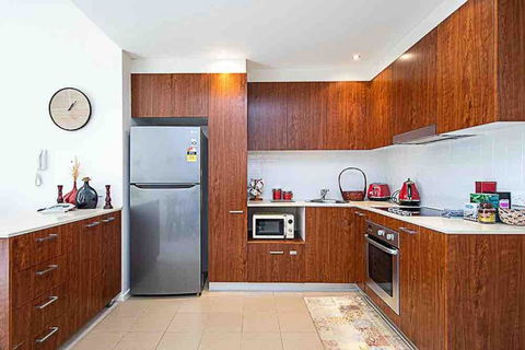 Spacious 1BR Stylish New Acton Apartment +Parking - Melbourne 4u 16