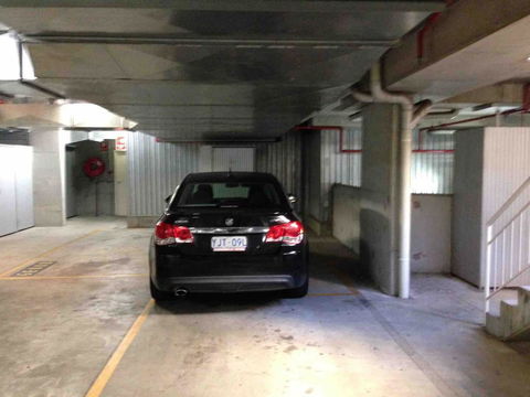 Spacious 1BR Stylish New Acton Apartment +Parking - Melbourne 4u 10
