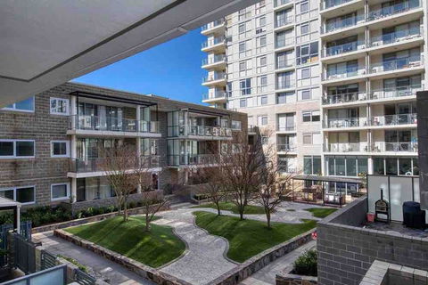 Spacious 1BR Stylish New Acton Apartment +Parking - Melbourne 4u 14