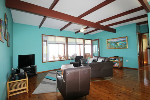 Bally High, 20 Dulconghi Street - Accommodation Melbourne 13