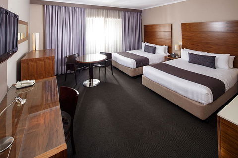 Quality Hotel Dickson - Accommodation Melbourne 0