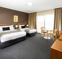 The Woden Hotel - Melbourne 4u