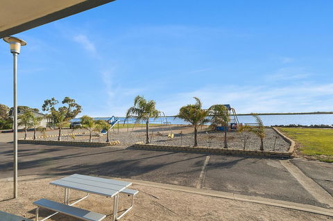 Port Broughton Tourist Park - Melbourne 4u 38