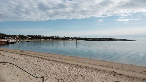 Crystal Blue Apartment - Accommodation Melbourne 21